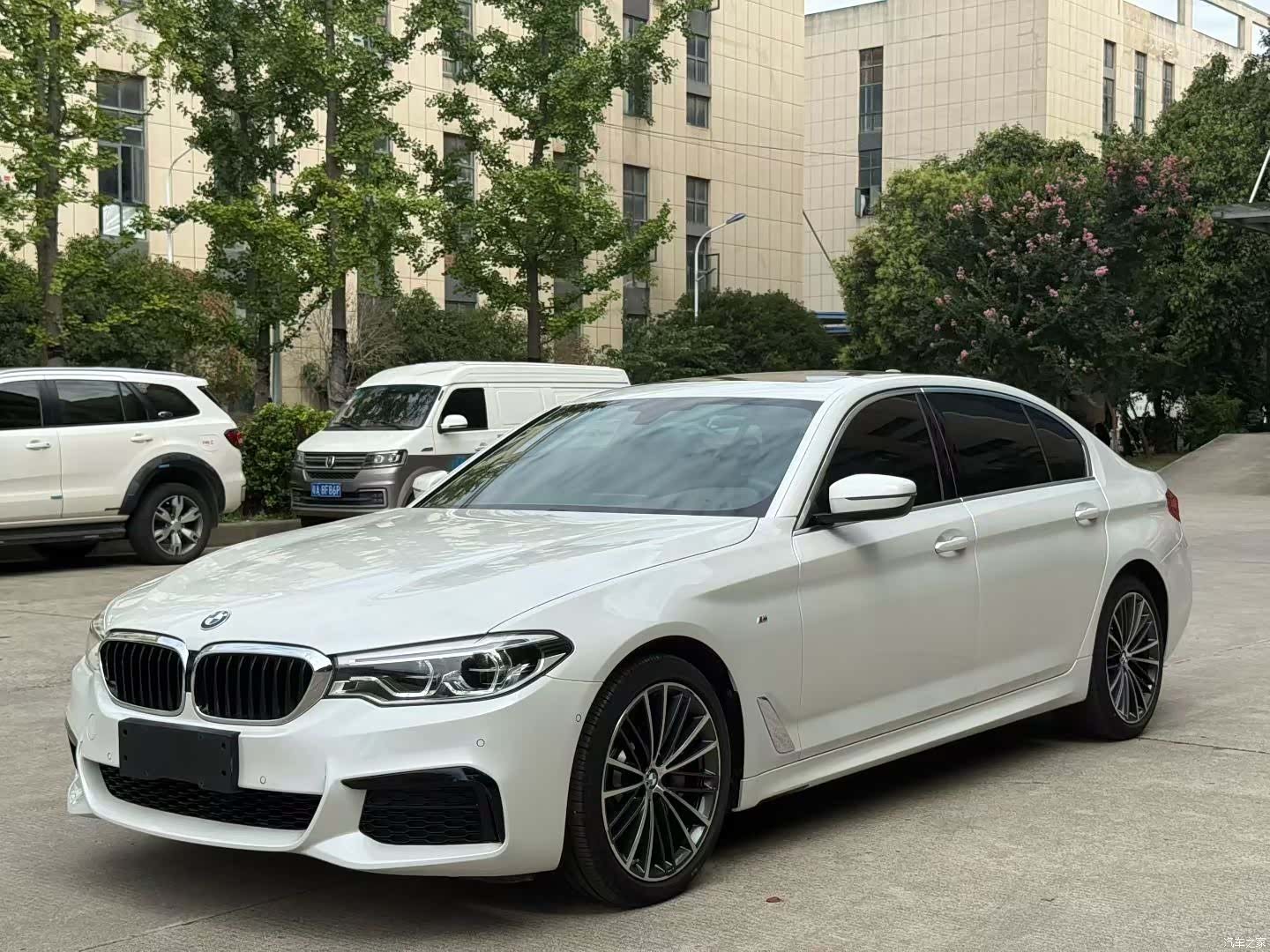 BMW 5 Series, 2019 1