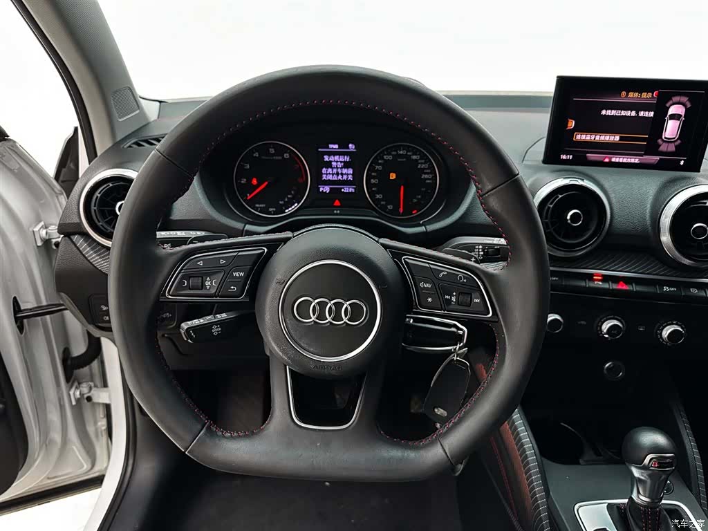 Audi Q2L, 2022 11