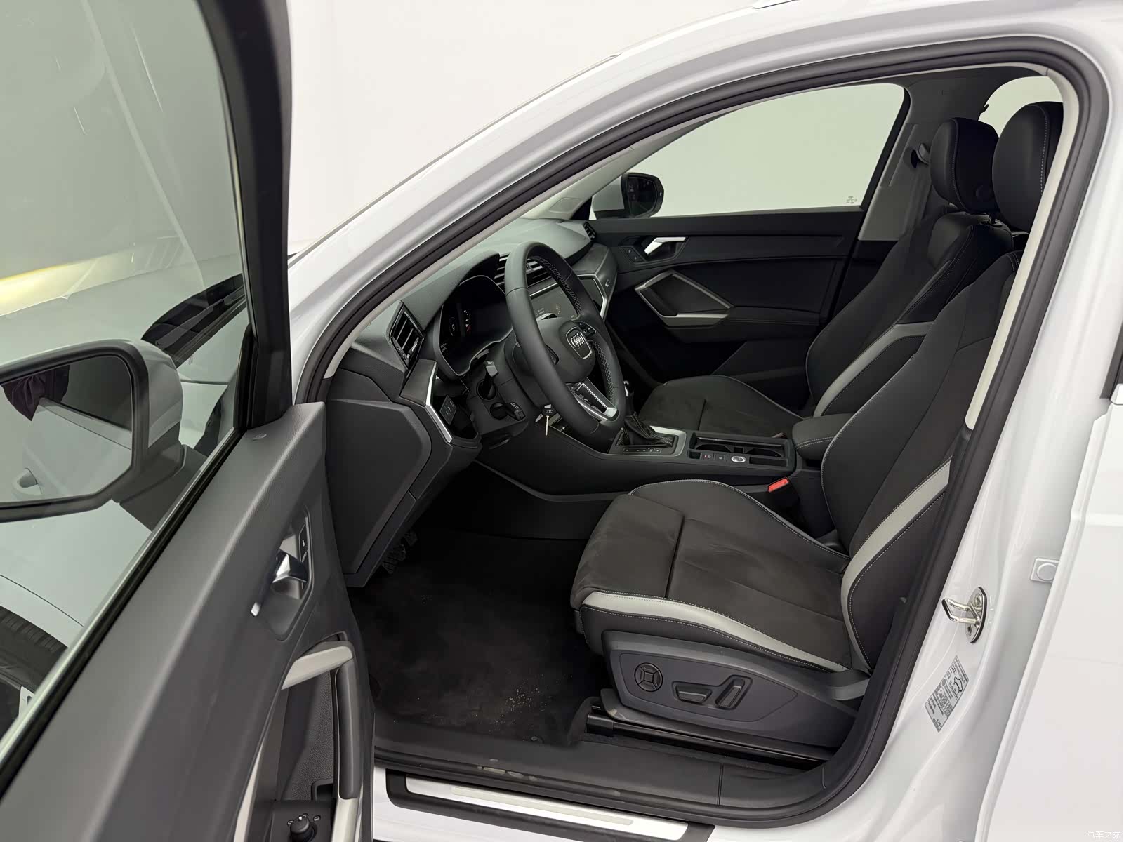 Audi Q3, 2023 23