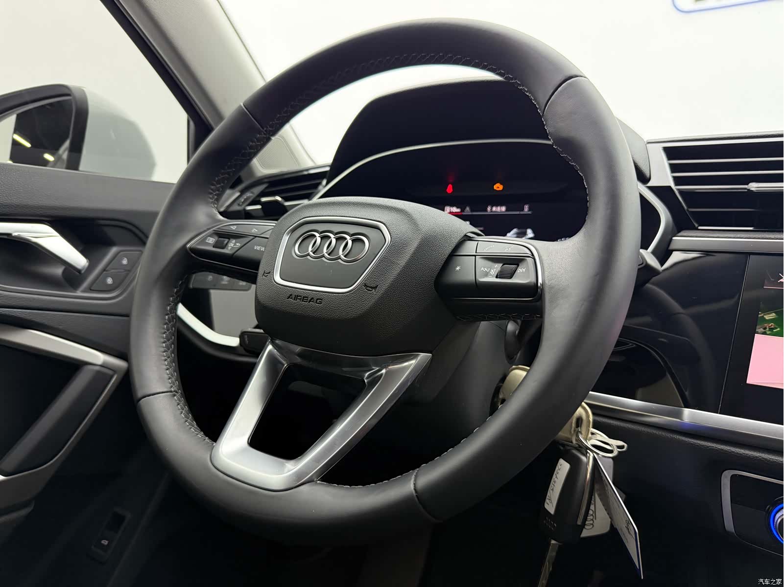 Audi Q3, 2023 16