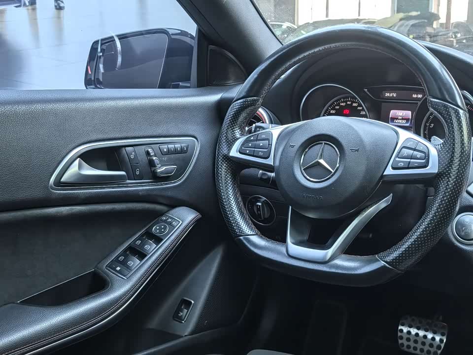 Mercedes-Benz CLA