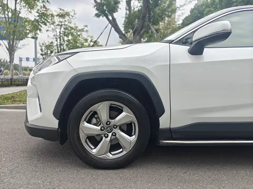 Toyota RAV4 Rongfang