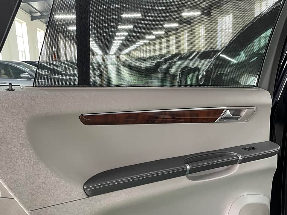 Mercedes-Benz R-class