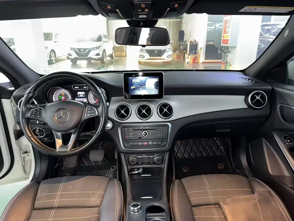 Mercedes-Benz CLA