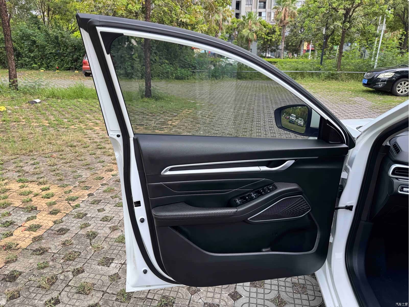 Geely Emgrand, 2022 35