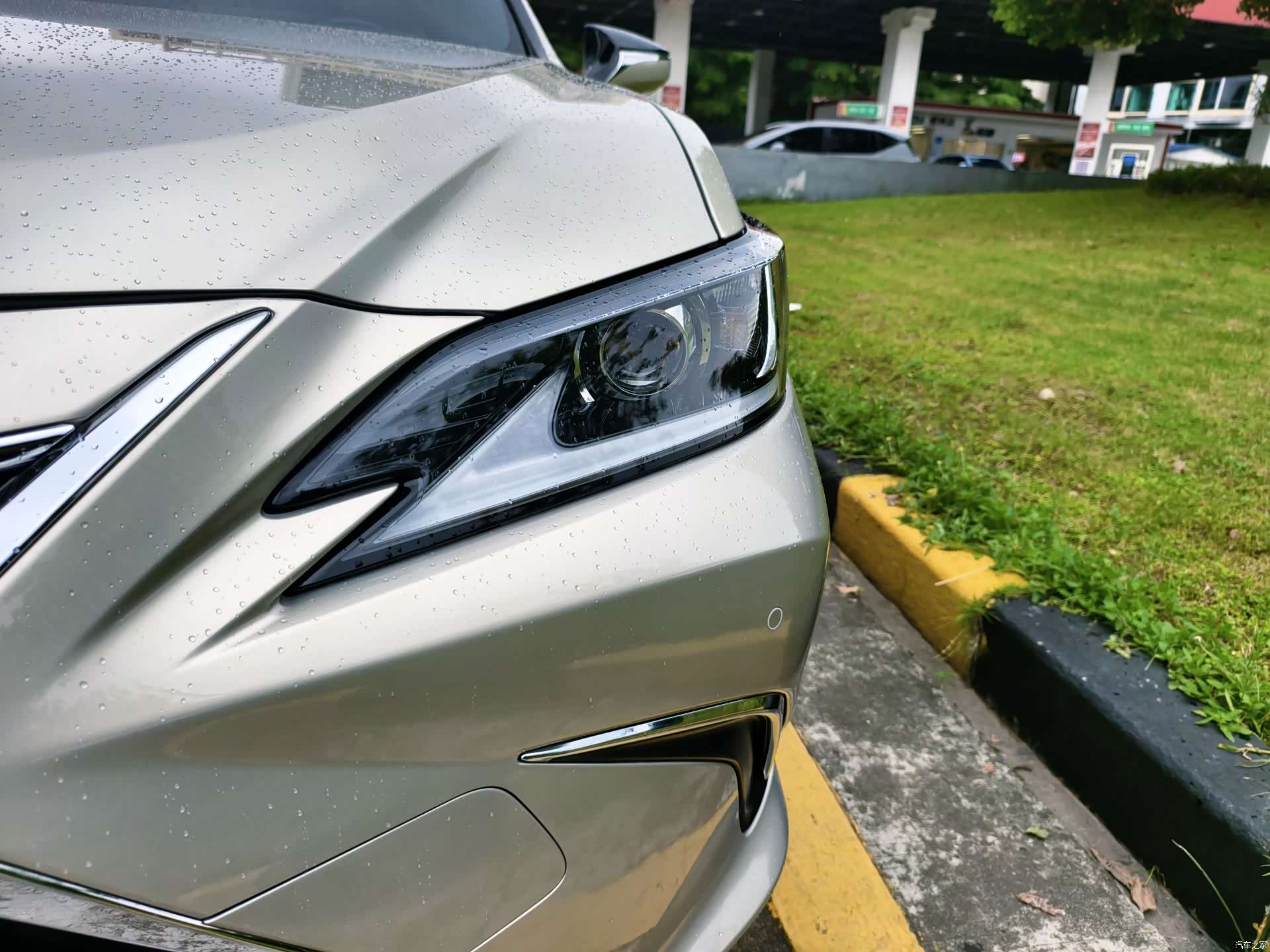Lexus ES, 2019 10