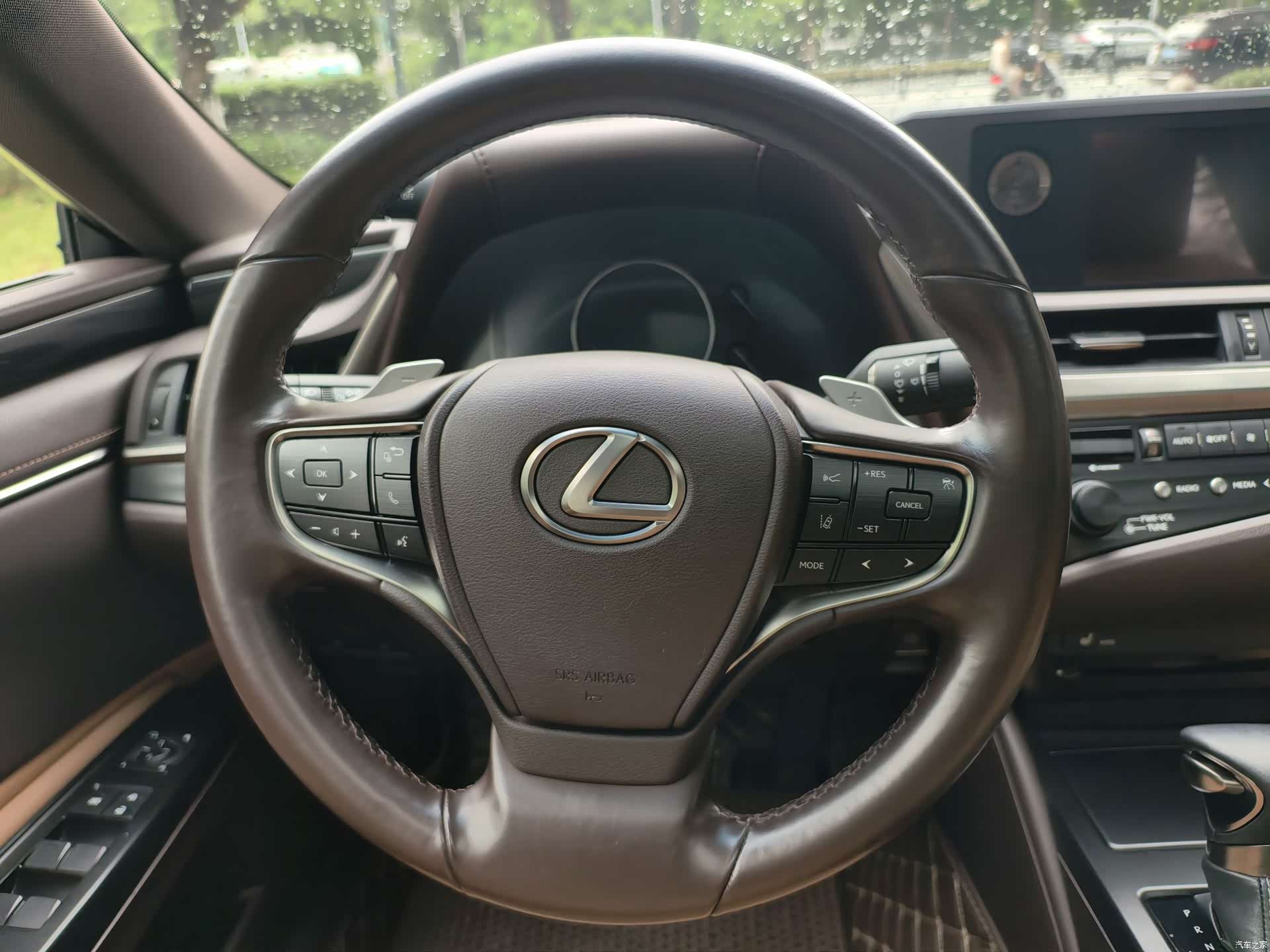 Lexus ES, 2019 16