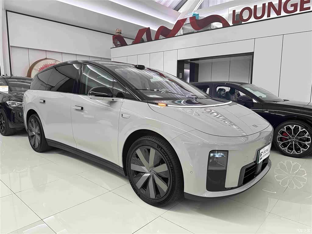 Li Auto i8, 2025 4