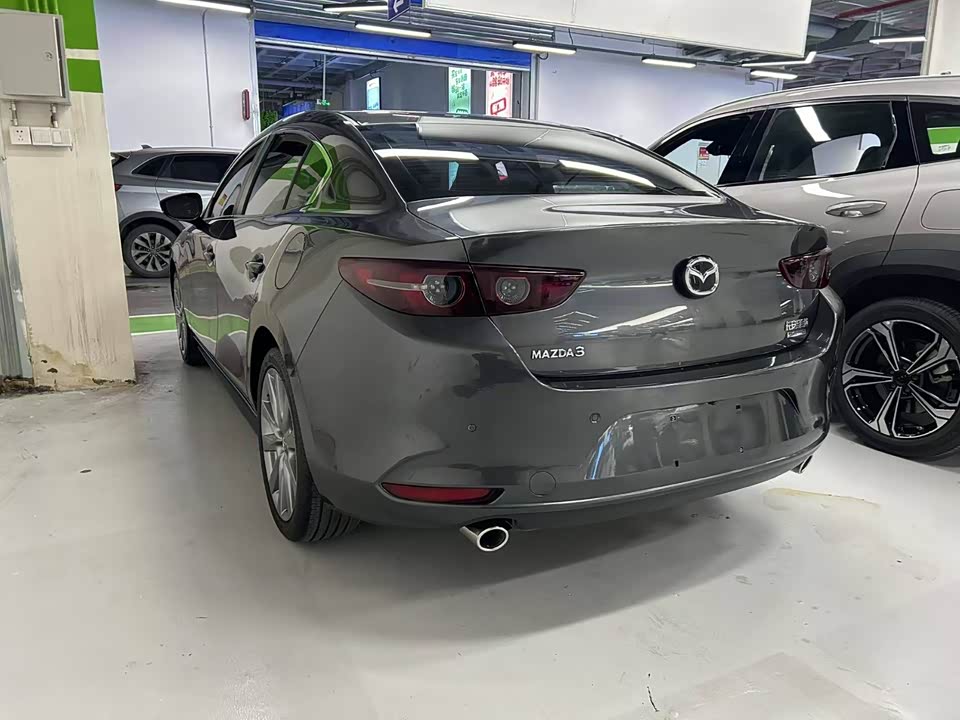 Mazda 3 Angkesaila