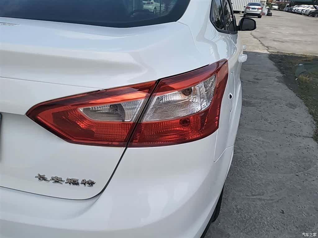 Ford Focus, 2015 8
