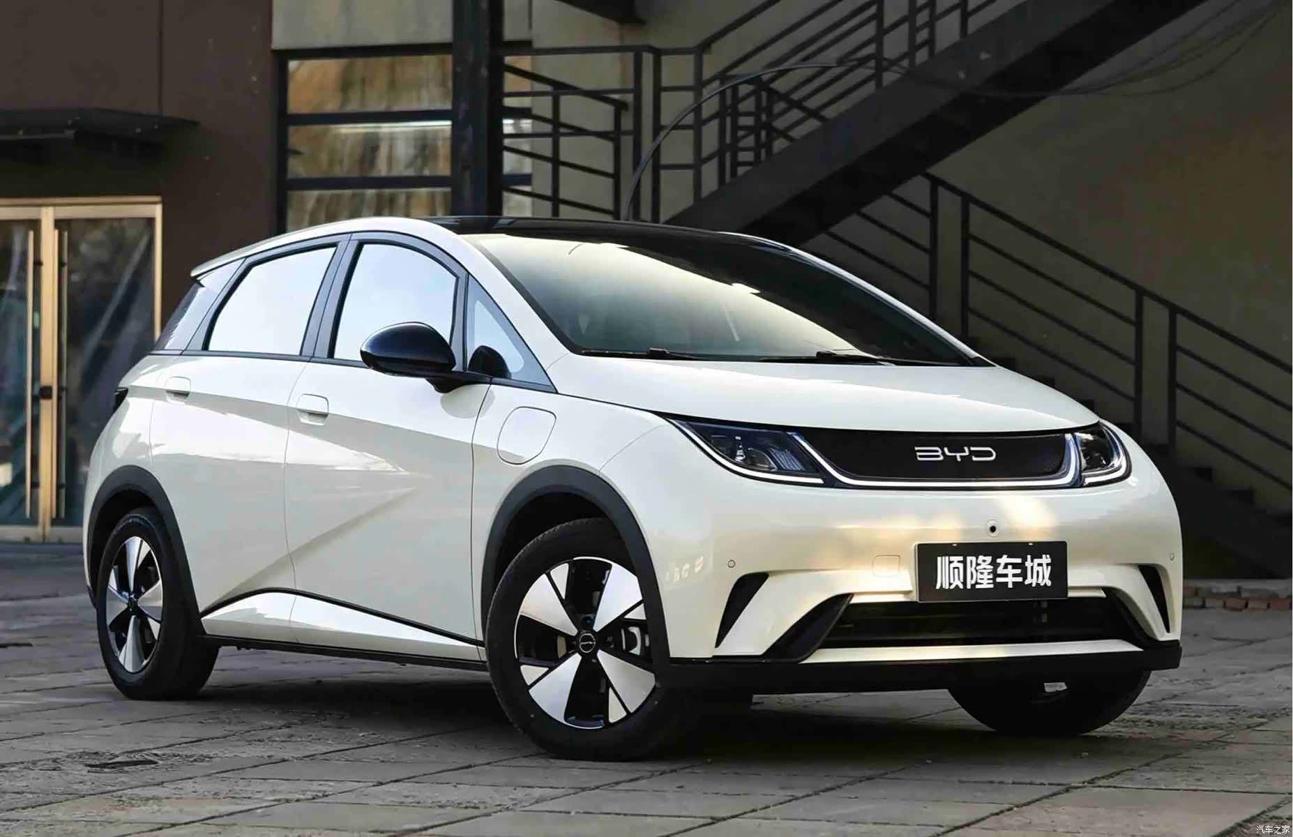 BYD Dolphin, 2023 3