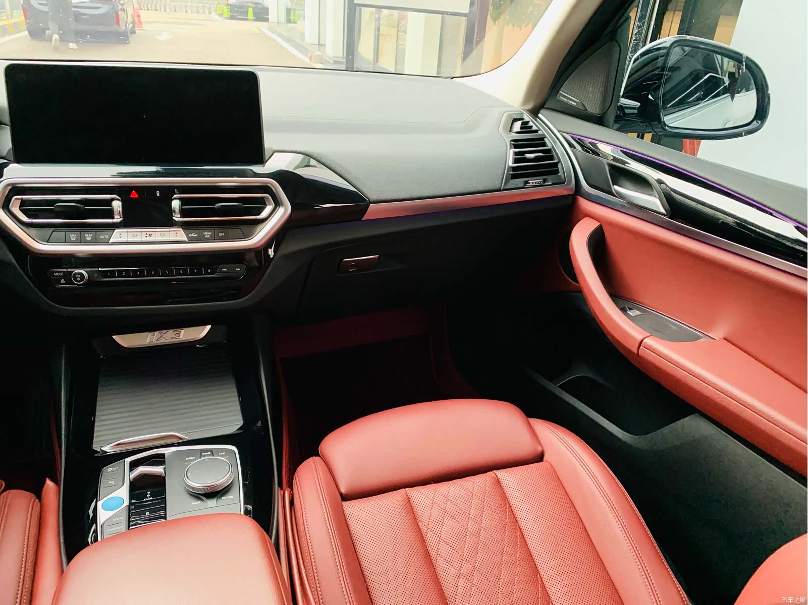 BMW iX3, 2024 9