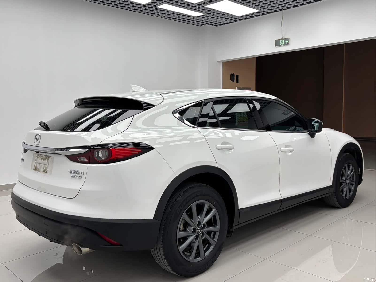 Mazda CX-4, 2023 все фото