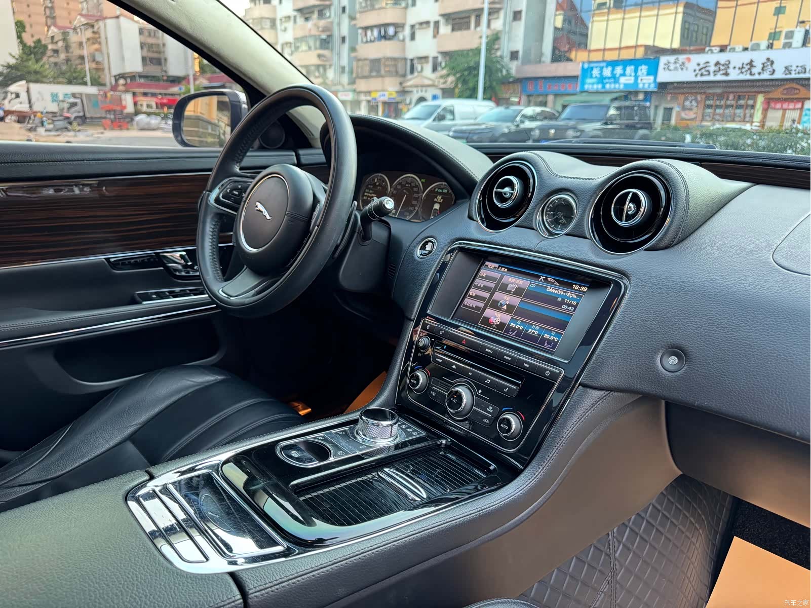 Jaguar XJ, 2014 13