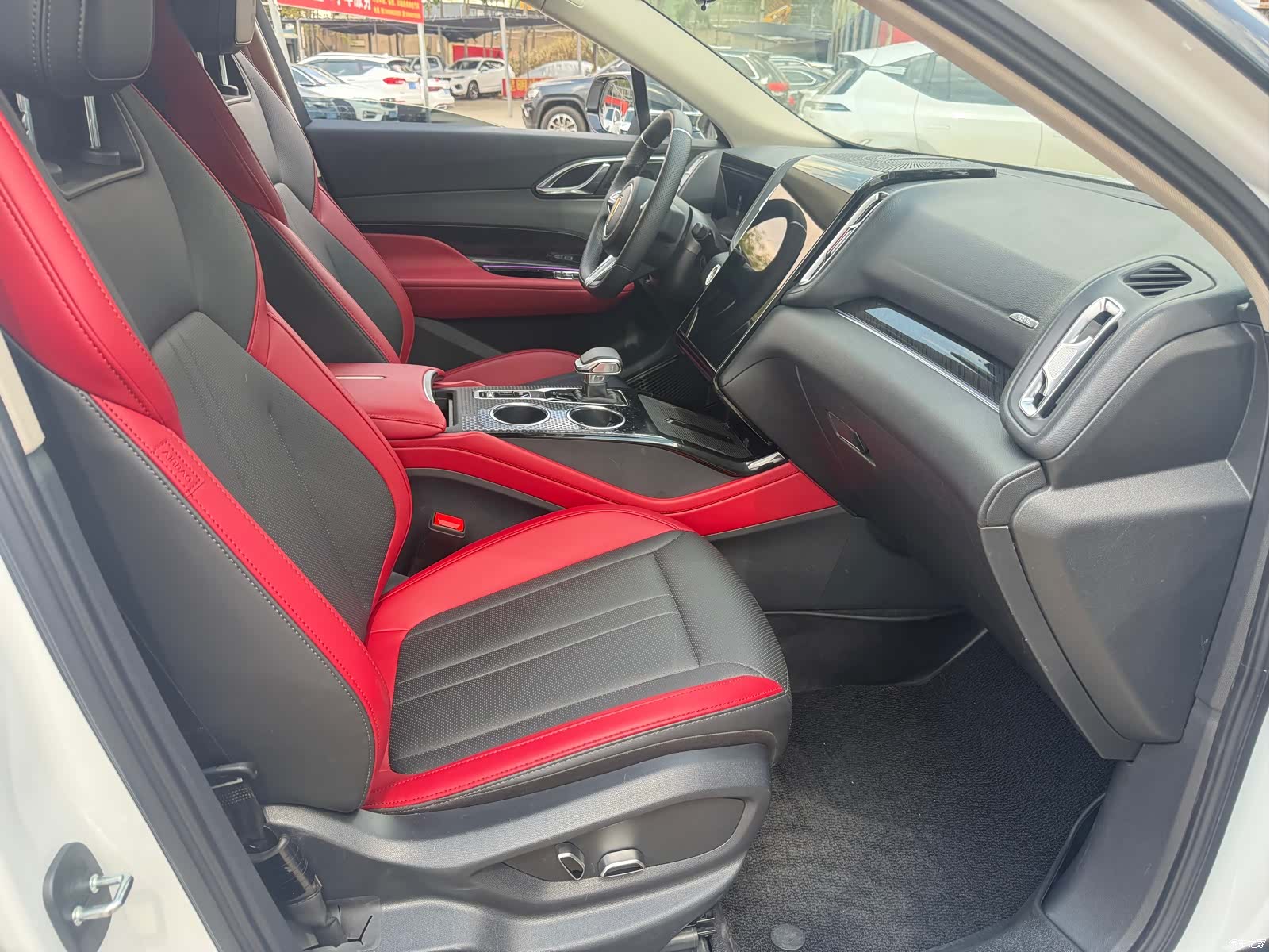 Hongqi HS3, 2025 3