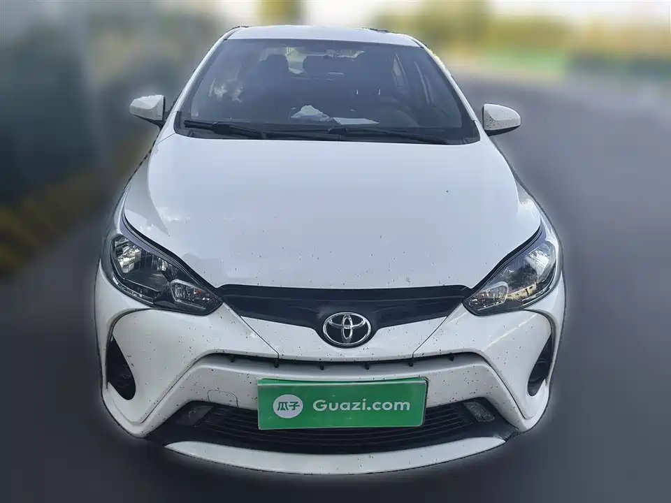 Toyota YARiS L to enjoy