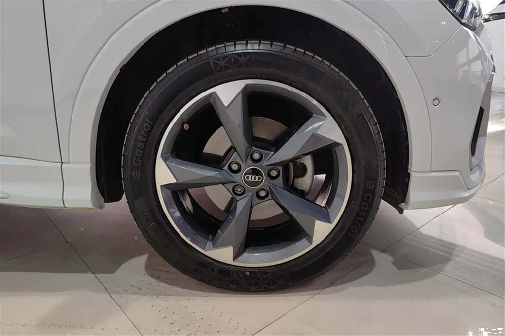 Audi Q3, 2022 6