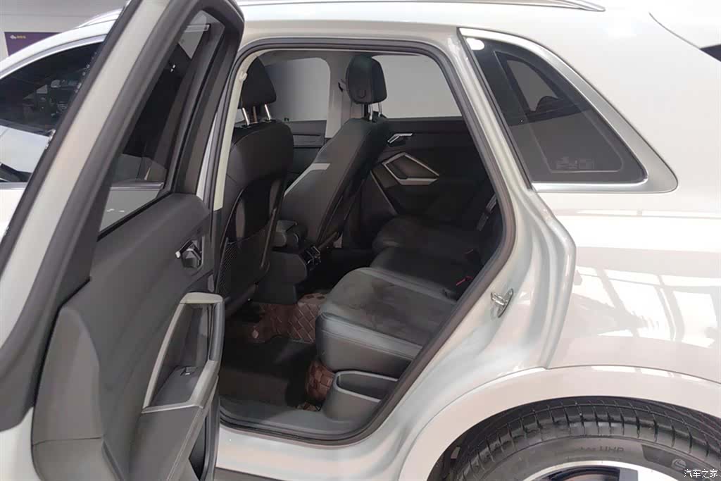 Audi Q3, 2022 10