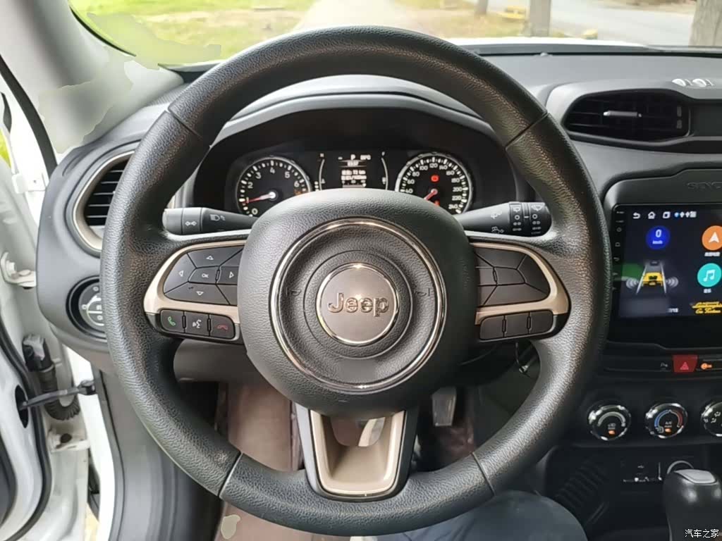 Jeep Renegade, 2016 11