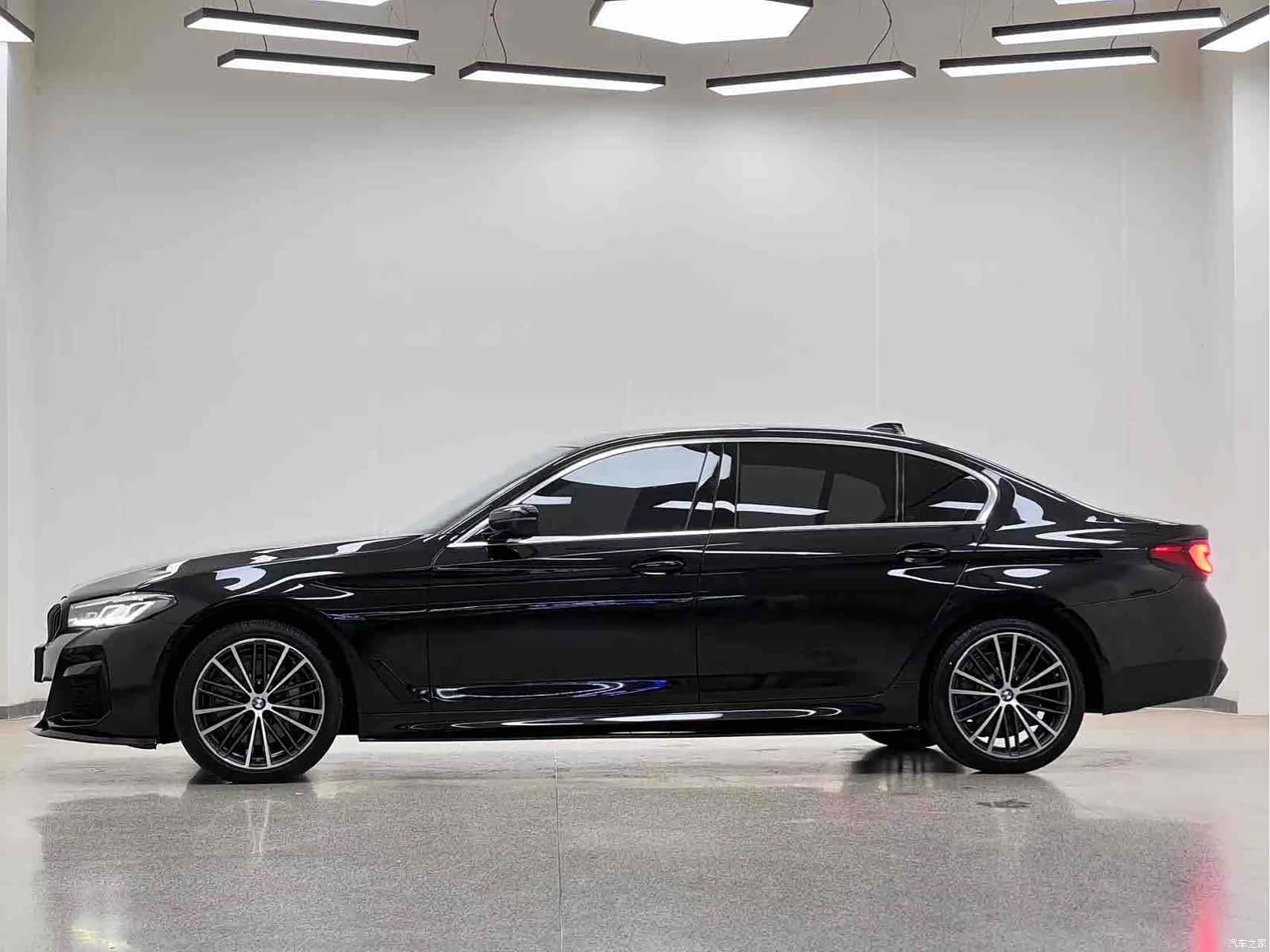 BMW 5 Series, 2021 все фото
