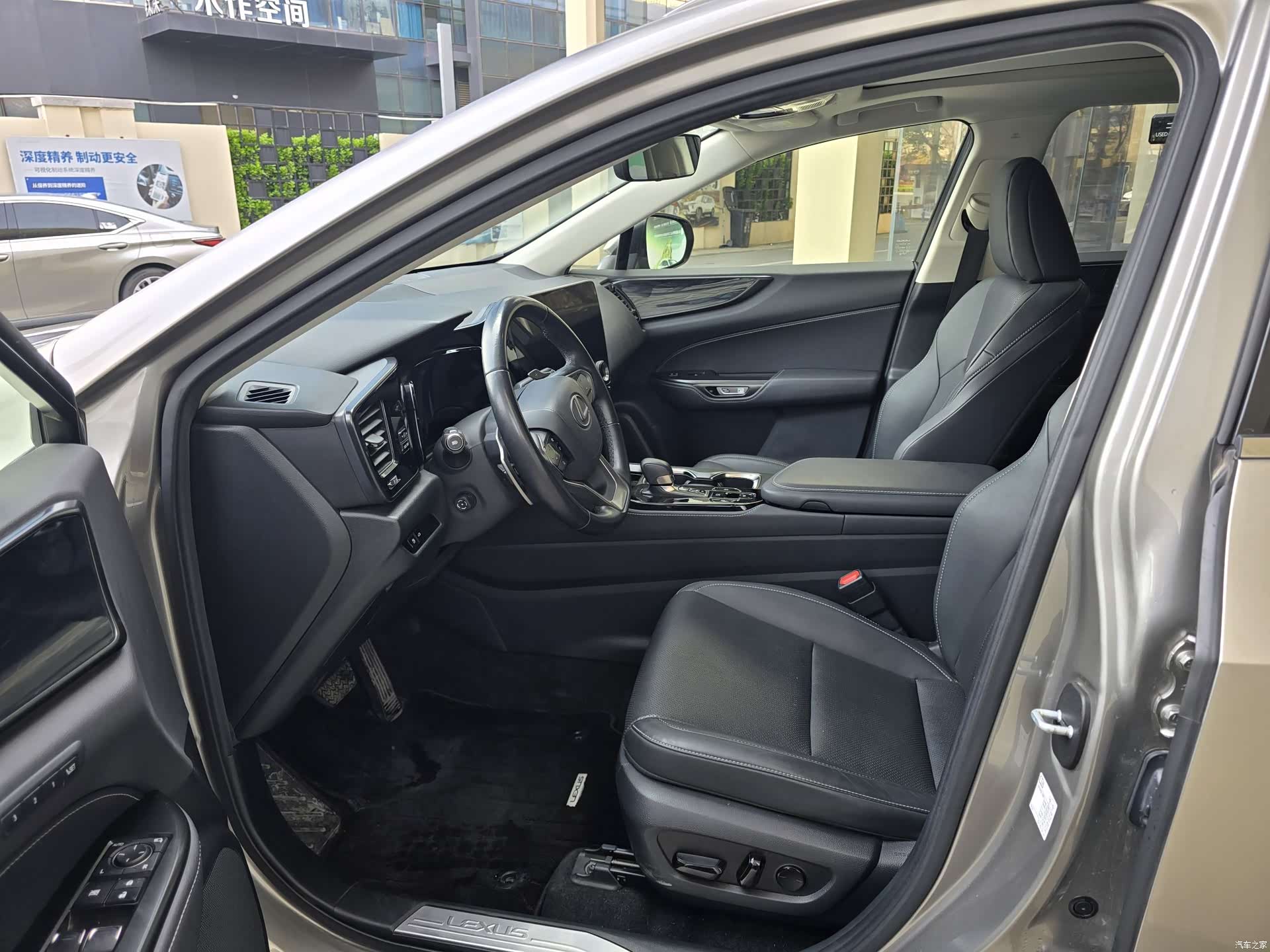 Lexus NX, 2022 все фото