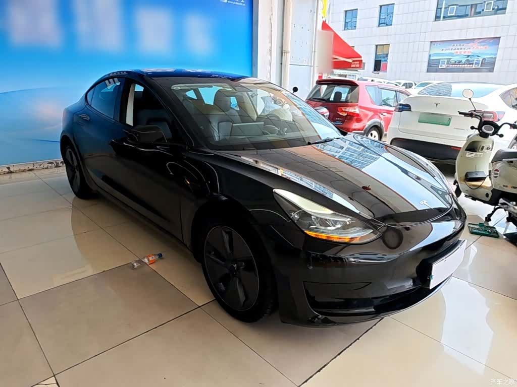 Tesla Model 3, 2023 4