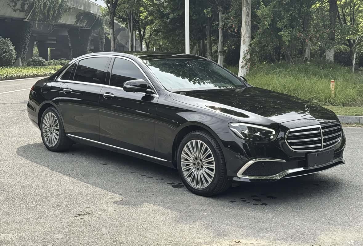 Mercedes-Benz E-Class, 2022 3