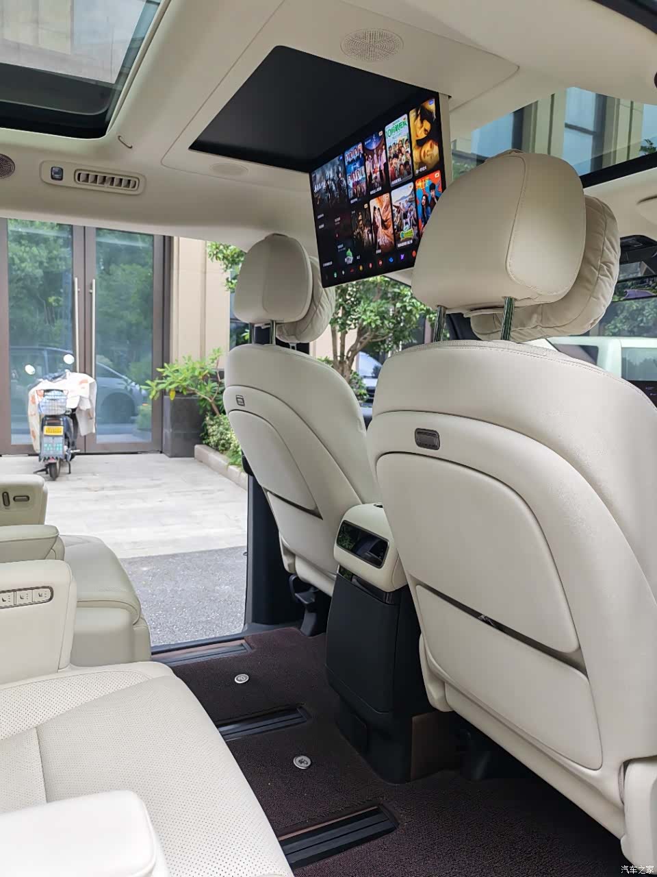Li Auto MEGA, 2025 13
