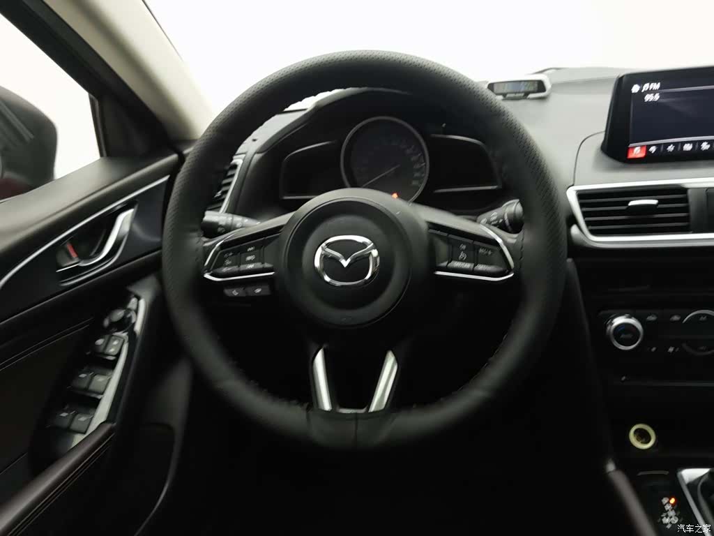 Mazda Mazda3, 2018 11