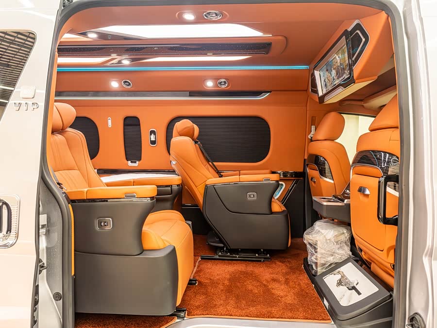 Toyota HIACE 2024, фото 26