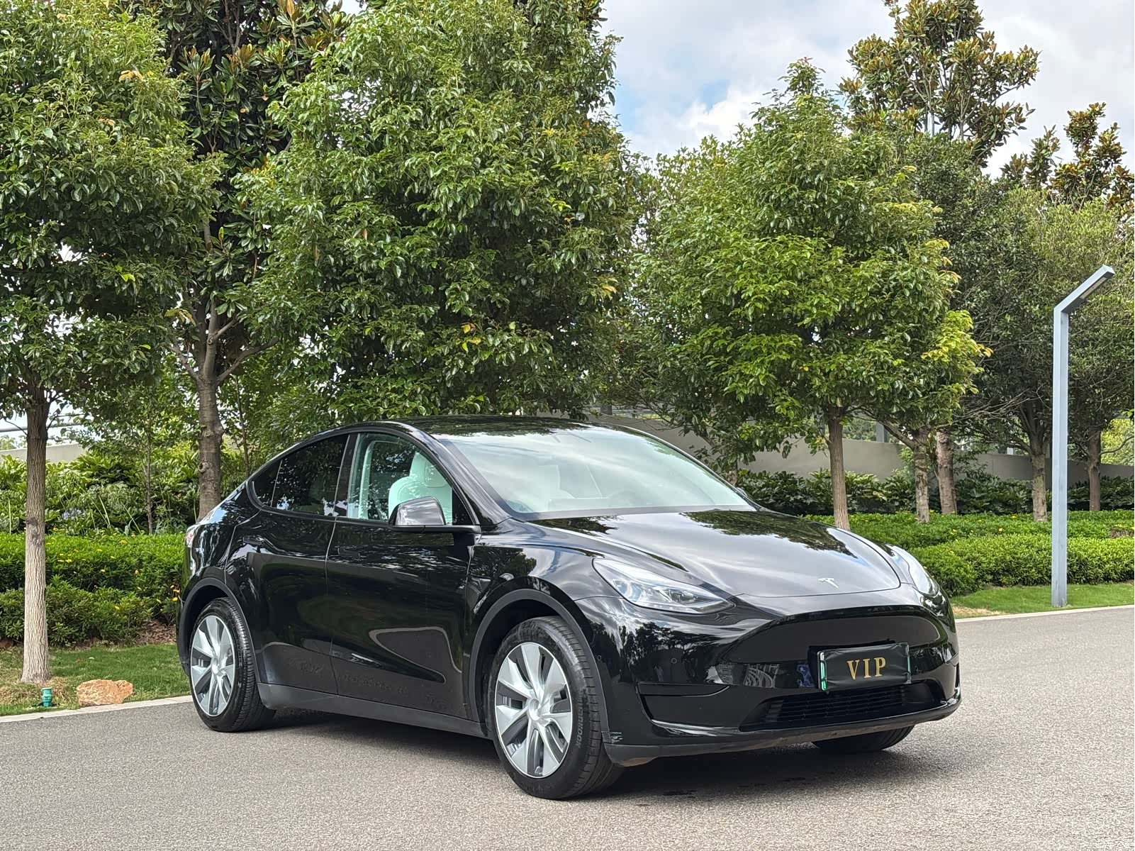 Tesla Model Y, 2023 3