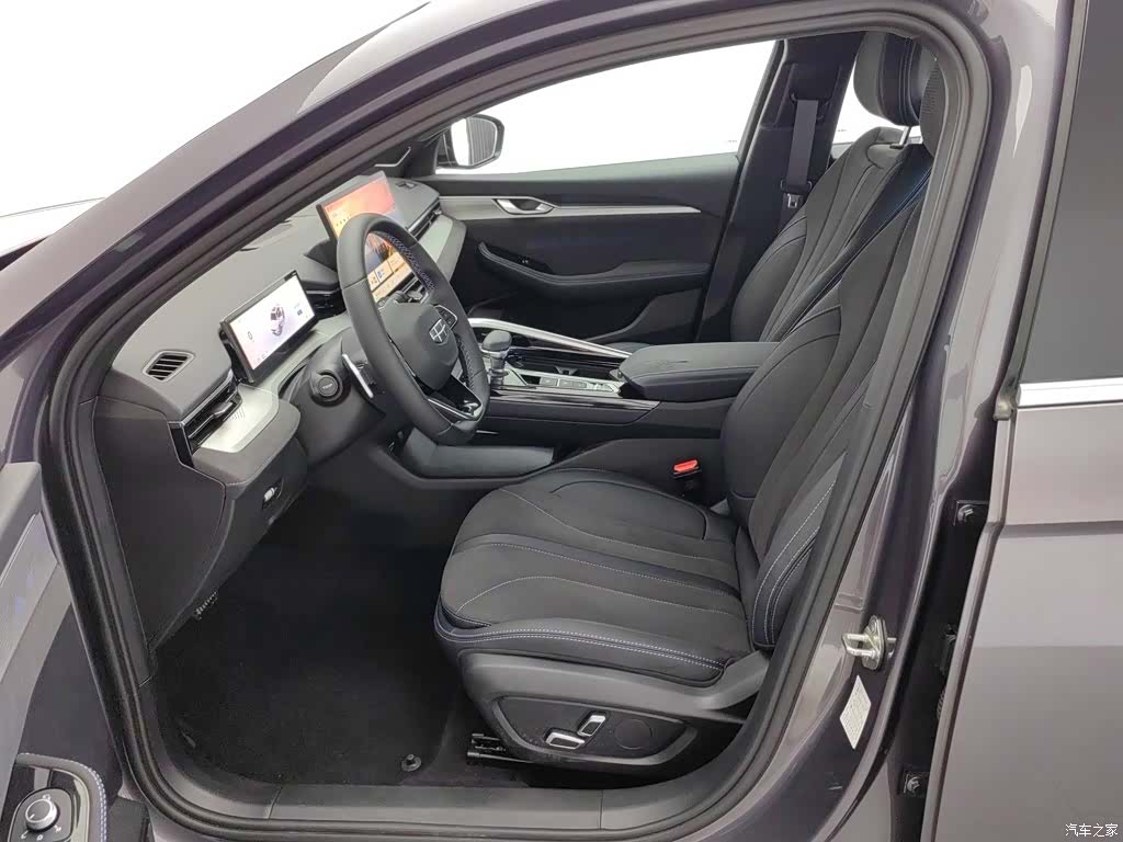 Geely Preface, 2025 10
