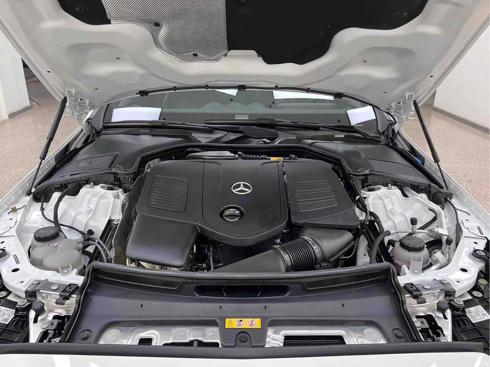 Mercedes-Benz C-Class, 2024 26