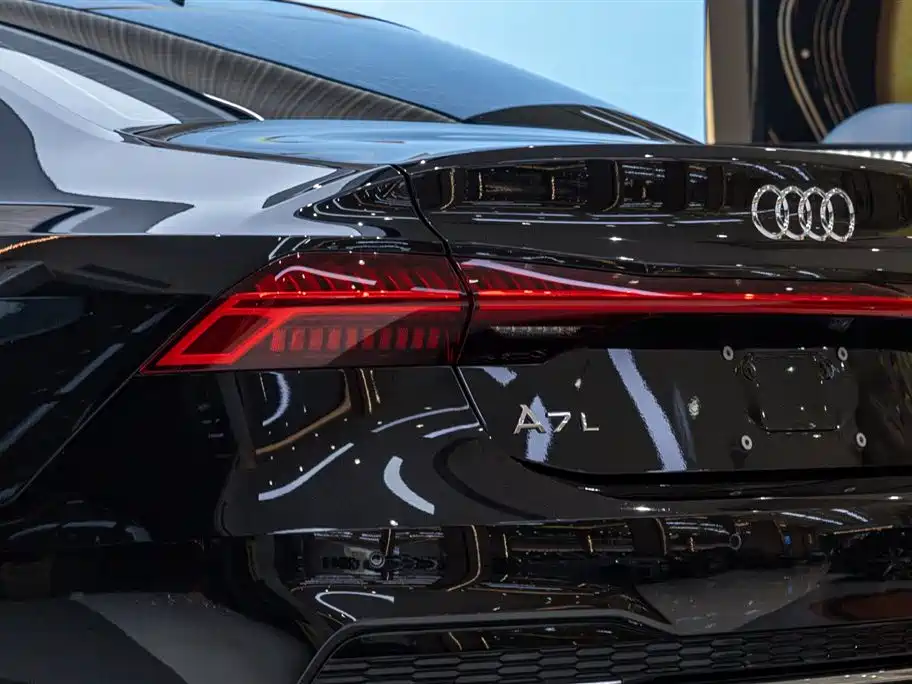 Audi A7L