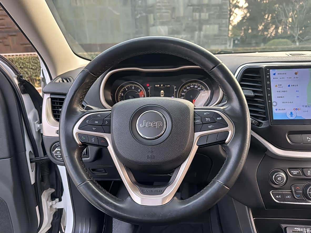 Jeep Cherokee, 2015 19