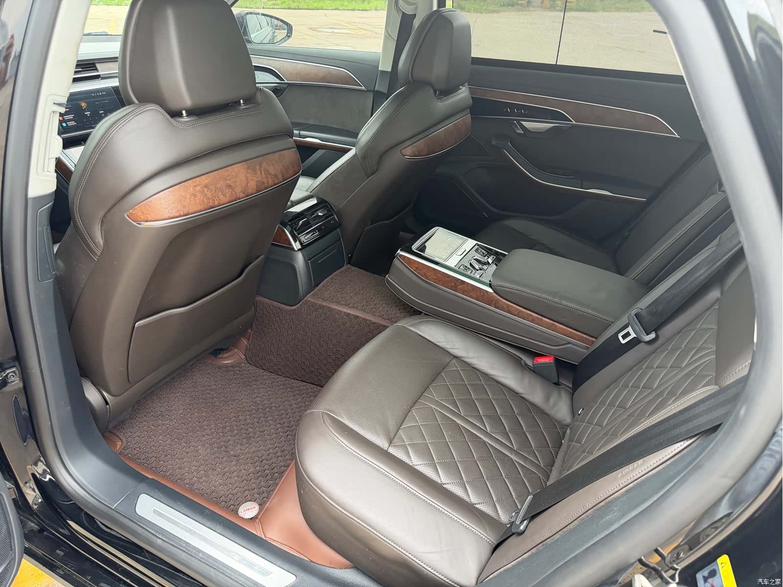 Audi A8L, 2021 все фото