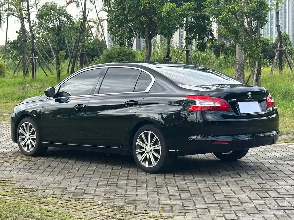 Peugeot 408