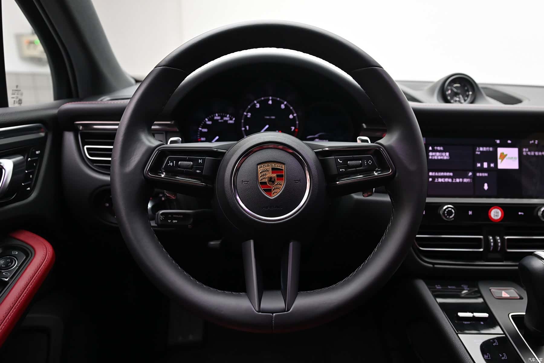 Porsche Macan, 2024 8