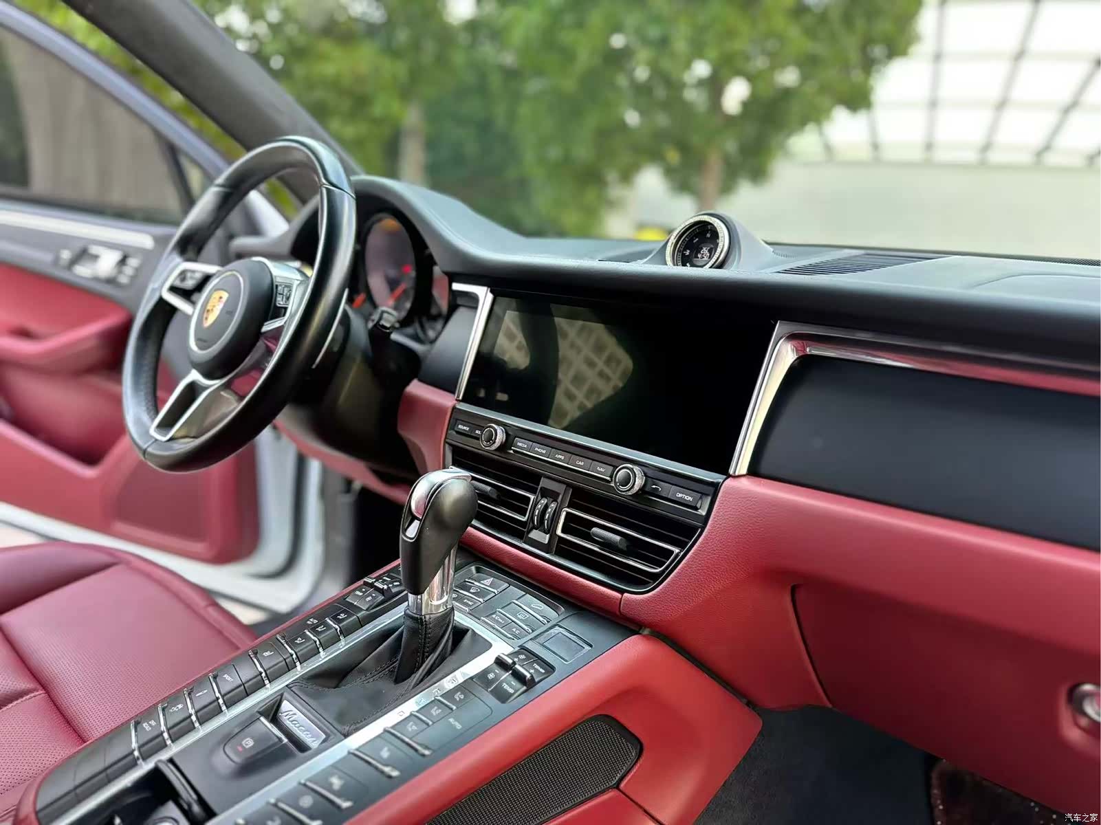Porsche Macan, 2022 все фото