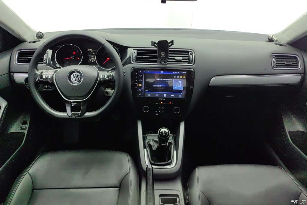 Volkswagen Sagitar, 2016 12