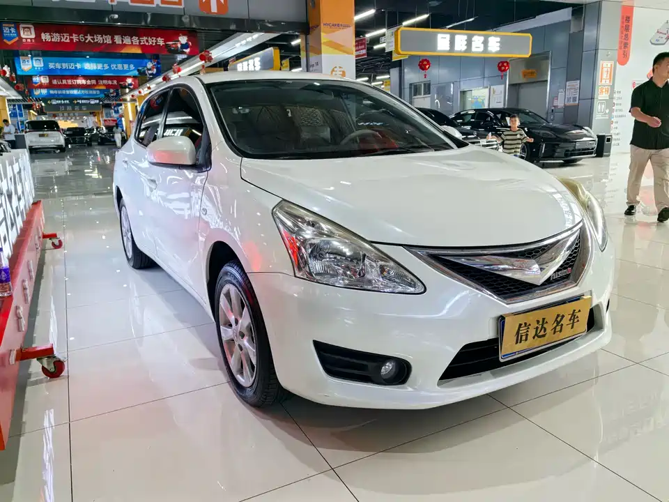 Nissan TIIDA