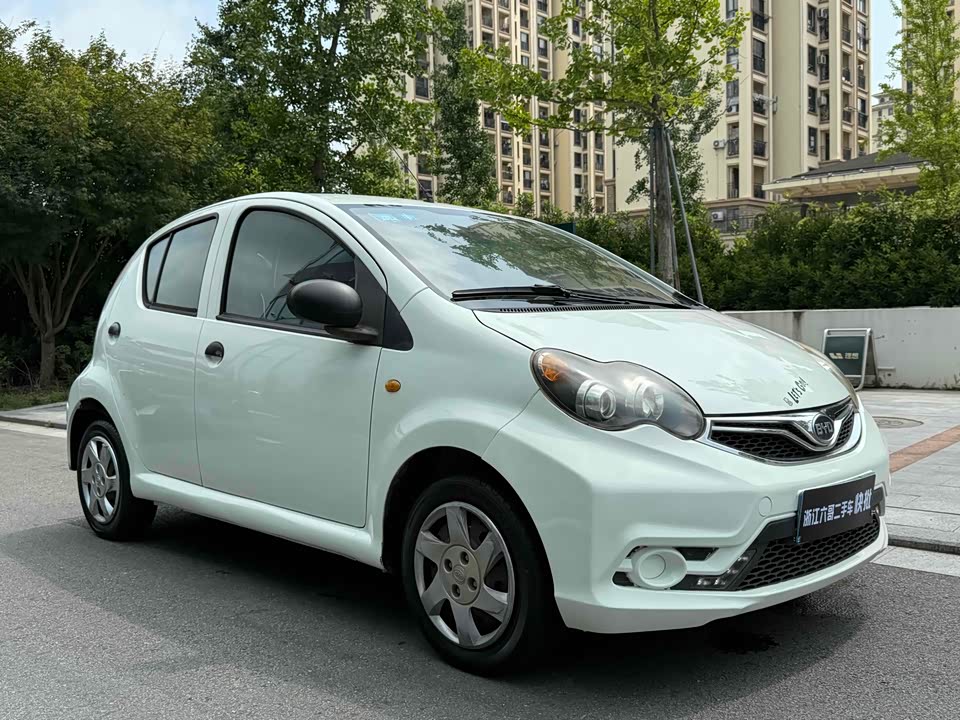BYD F0