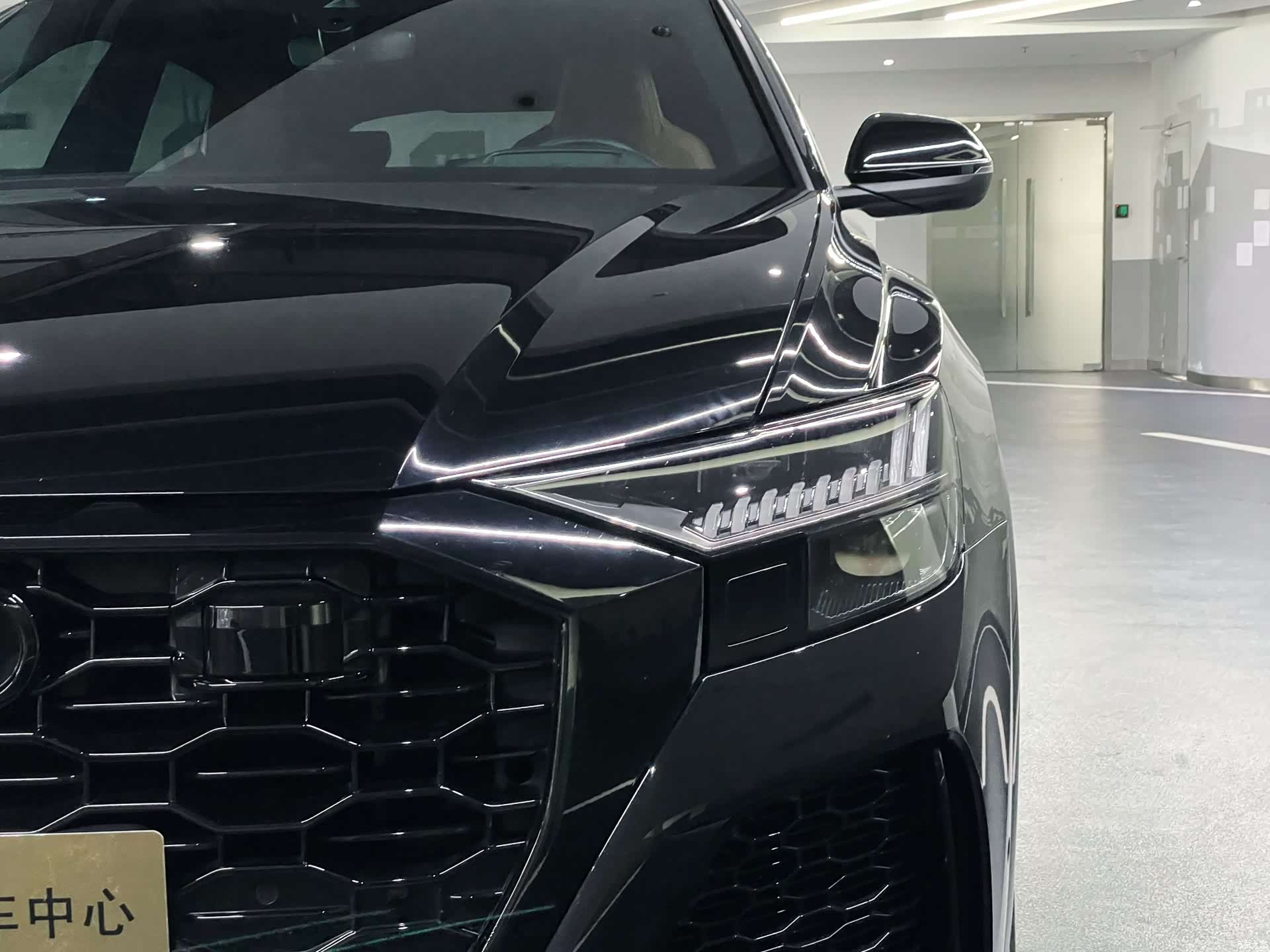 Audi Q8, 2022 4