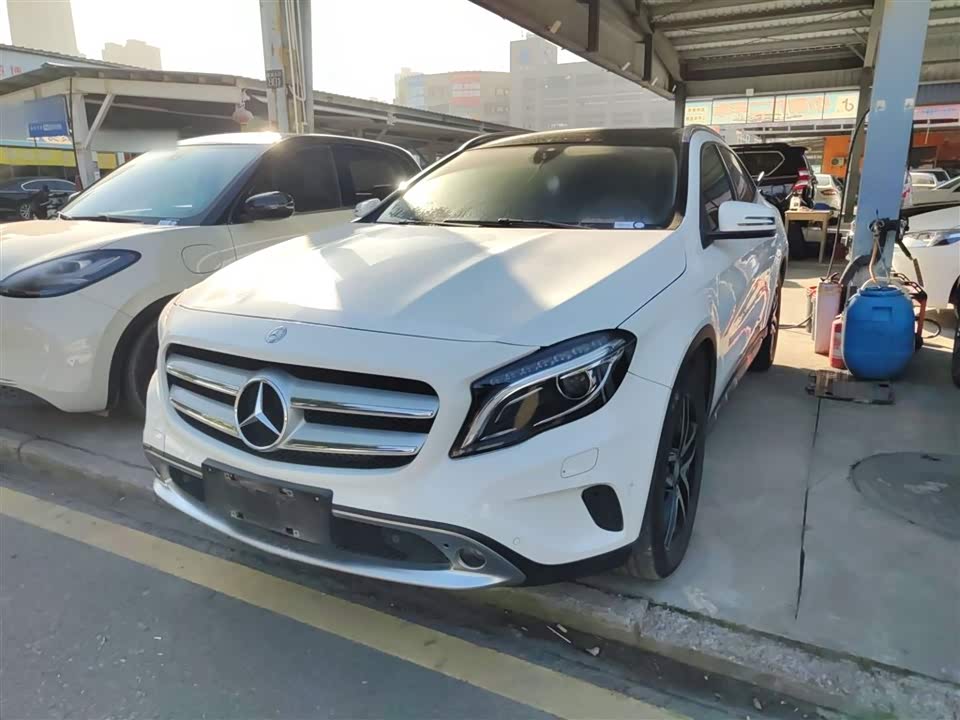 Mercedes-Benz GLA