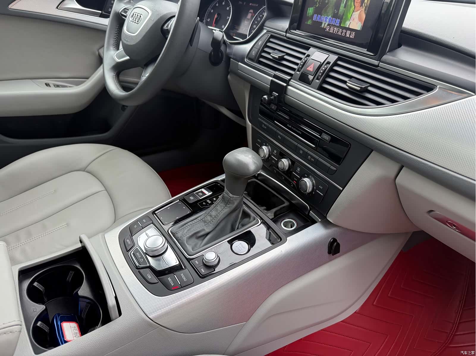 Audi A6L, 2015 12