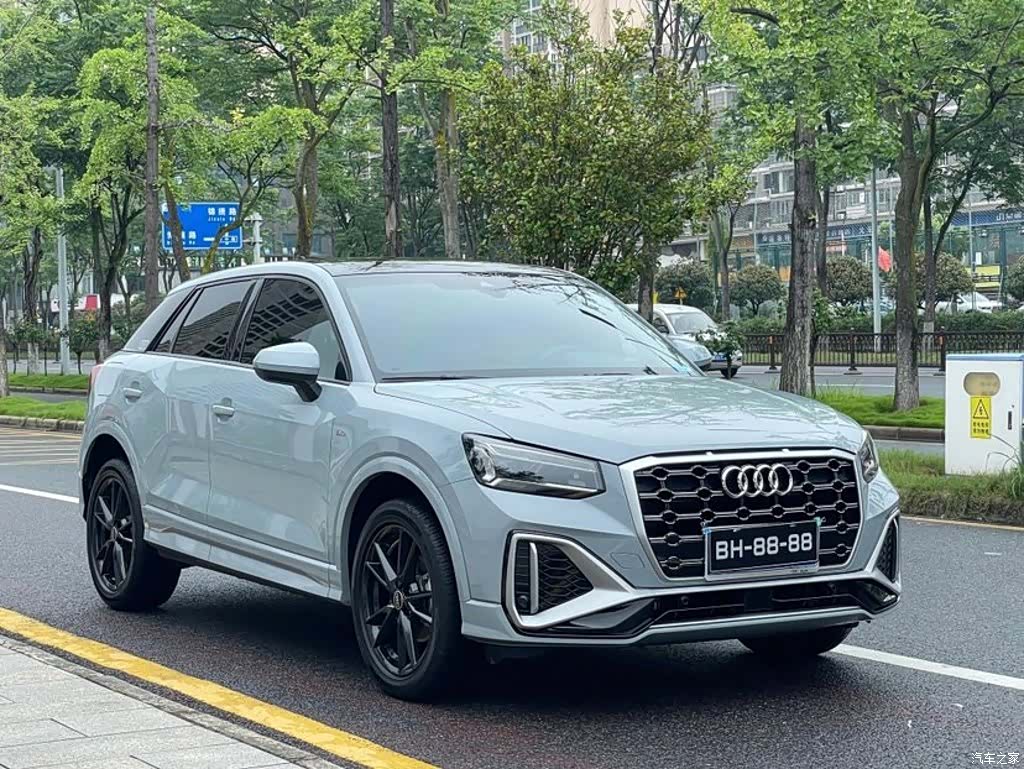 Audi Q2L, 2023 2