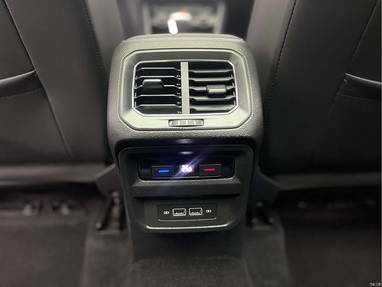 Volkswagen Tiguan L, 2020 12