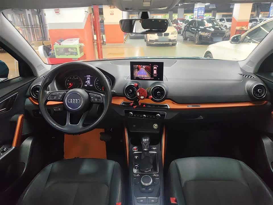 Audi Q2L