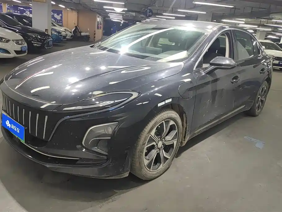 Hongqi E-QM5