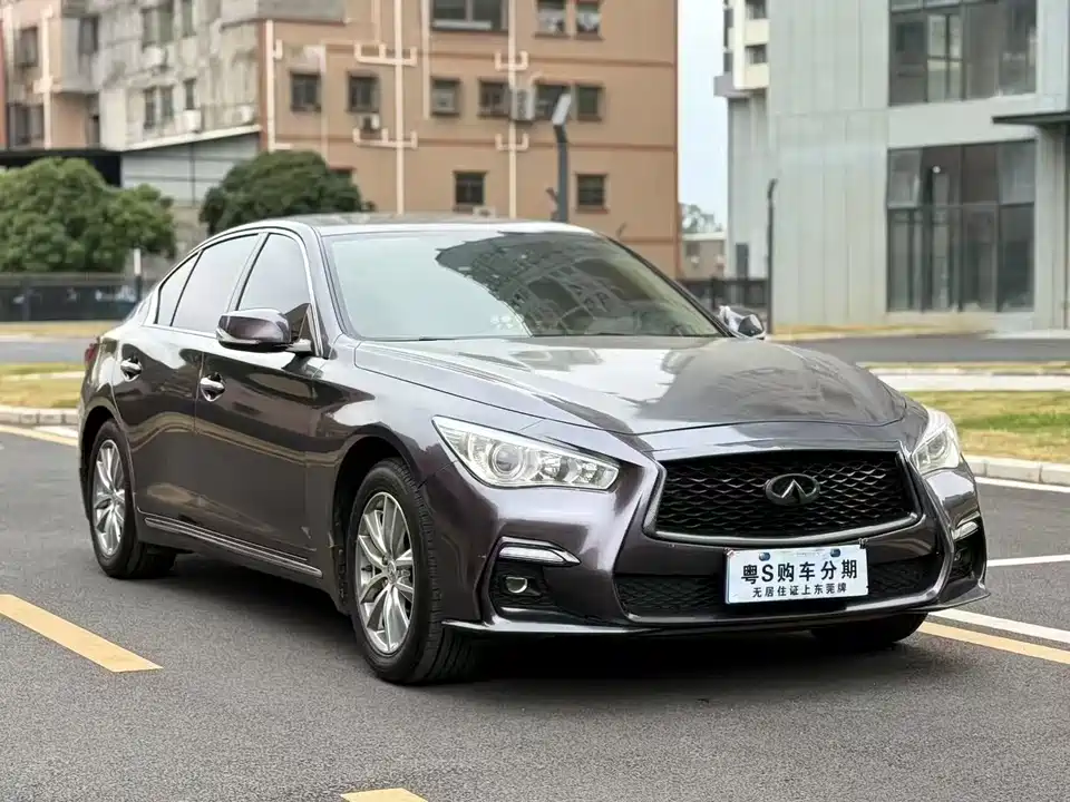 Infiniti Q50L